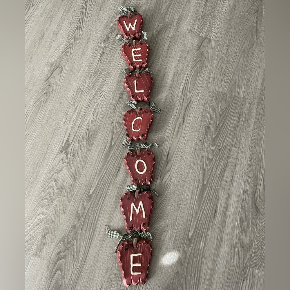 Apple Design Welcome Decor
